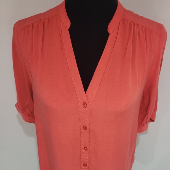 RW&Co V-Neck Button Down Blouse with Gathered Sleeves Size Small Coral - Picture 11 of 12